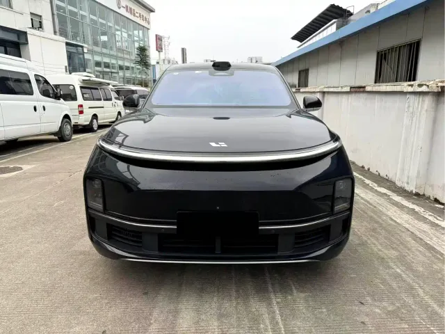 Li Auto L8 — Фото автомобиля 2