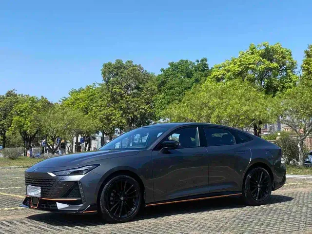 Фотография автомобиля — Changan UNI-V