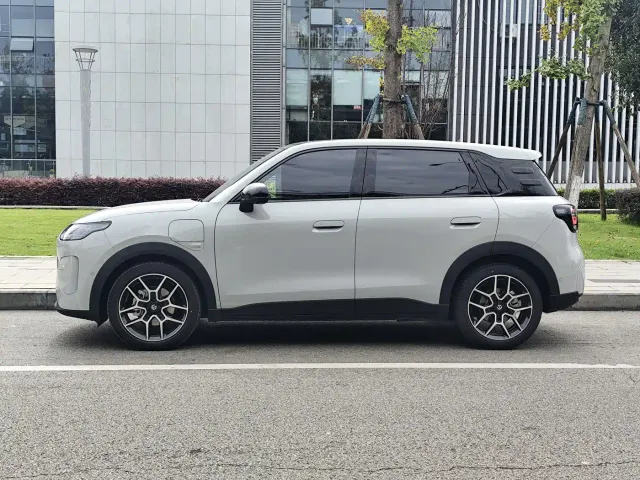 Leapmotor A10 — Фото автомобиля 2