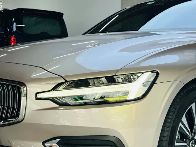 Volvo S60 — Фото автомобиля 6
