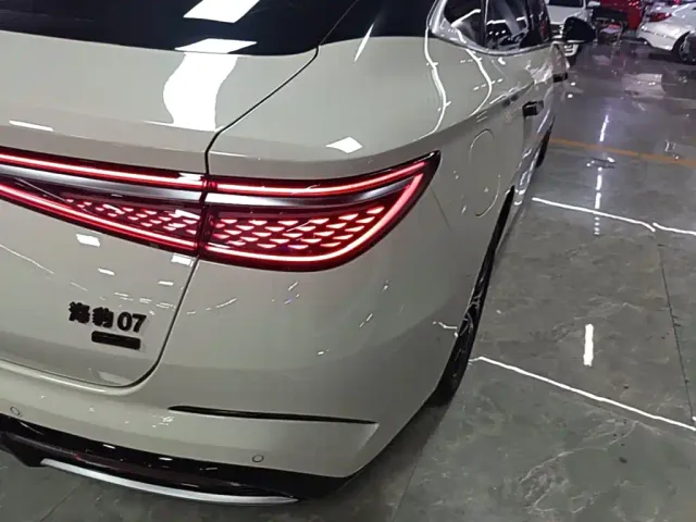 BYD Seal 07 DM-i — Фото автомобиля 7