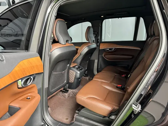 Volvo XC90 — Фото автомобиля 7