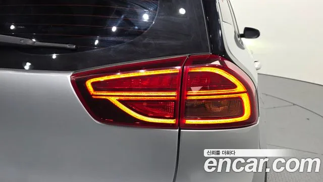 Kia Niro — Фото автомобиля 7