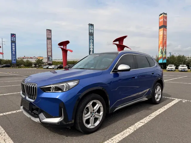 Фотография автомобиля — BMW X1