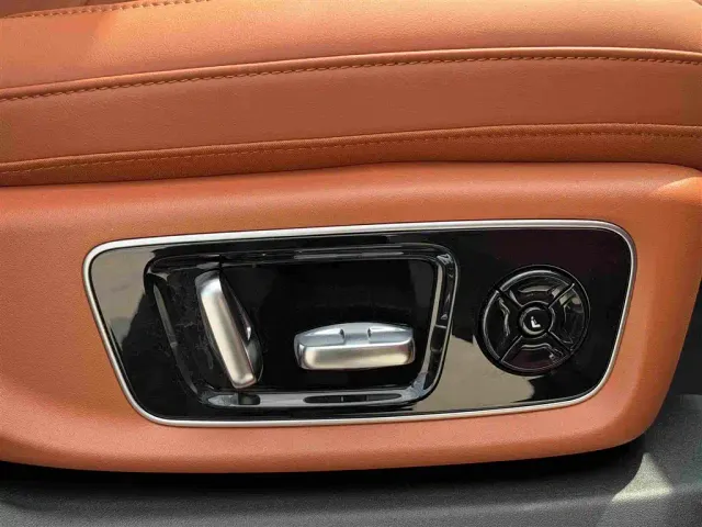 Li Auto L9 — Фото автомобиля 20