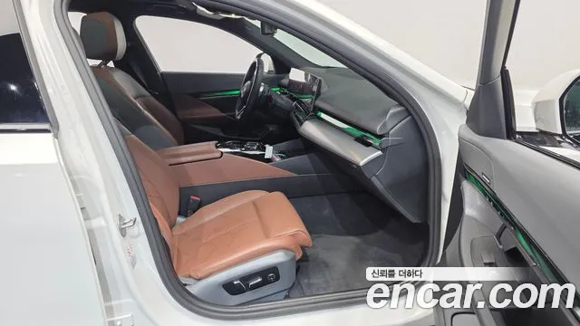 BMW 5-Series 5 серия (G60) 530i xDrive M Sport — Фото автомобиля 10