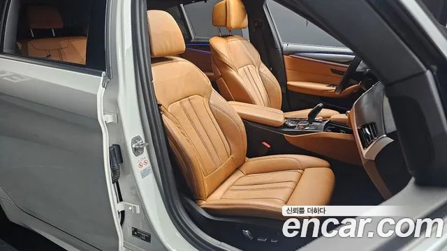 BMW 5-Series — Фото автомобиля 11