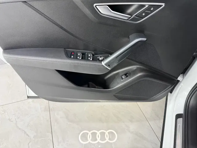 Audi Q2L — Фото автомобиля 8