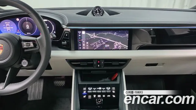 Porsche Macan — Фото автомобиля 19
