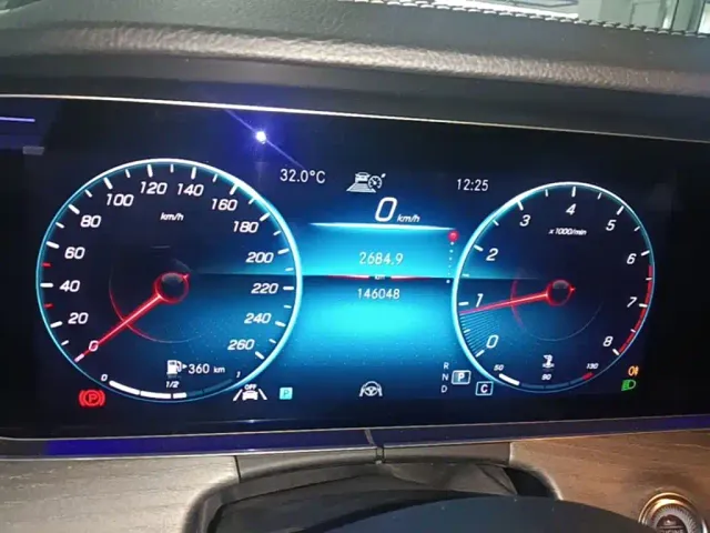 Mercedes-Benz Mercedes-Benz E-Class 2022 Second Facelift E 300 L Premium — Фото автомобиля 11