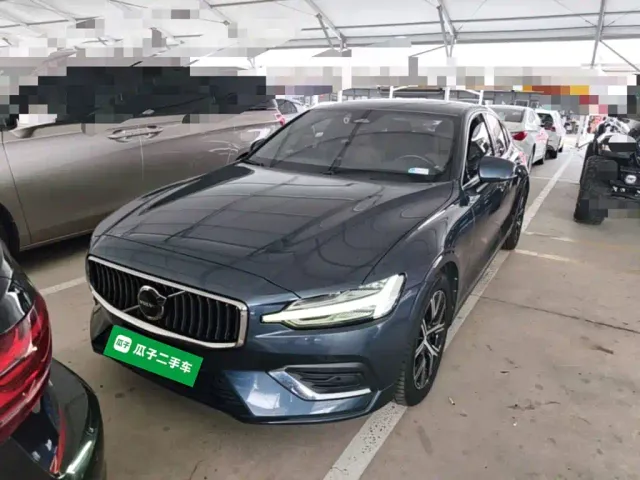 Volvo S60 — Фото автомобиля 2