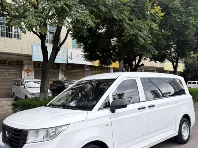 Фотография автомобиля — Wuling Zhengcheng