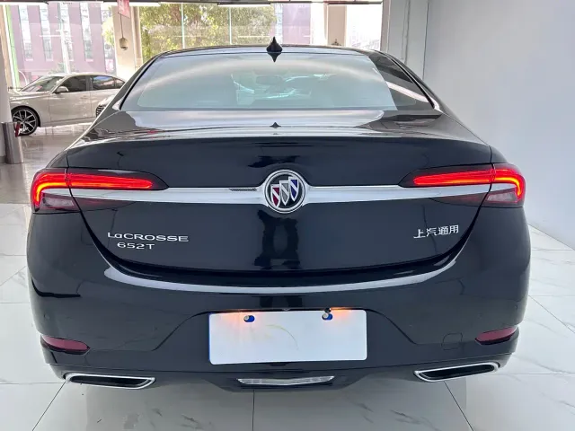 Buick LaCrosse — Фото автомобиля 6