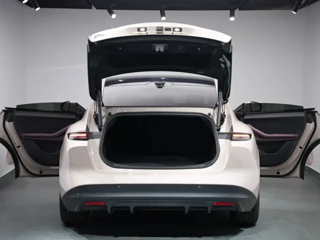 Nio ET5 — Фото автомобиля 2
