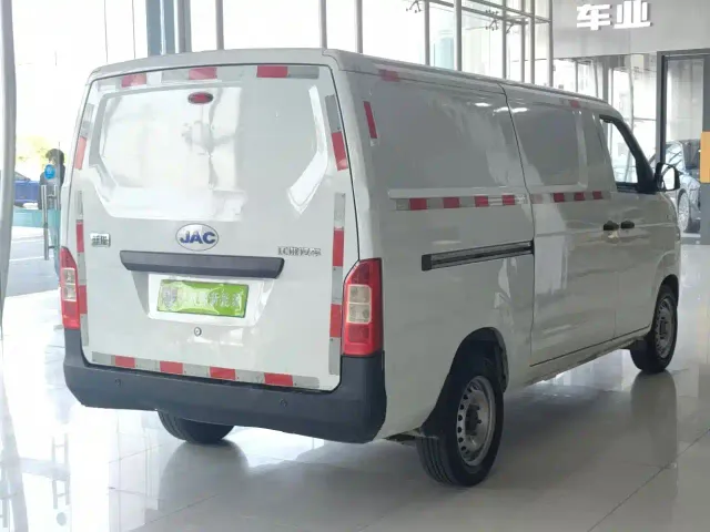JAC Motors Blue Cat — Фото автомобиля 8