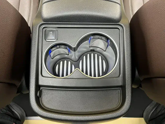Mercedes-Benz Mercedes-Benz V-Class 2024 V 300 L Long Wheelbase Premium — Фото автомобиля 21