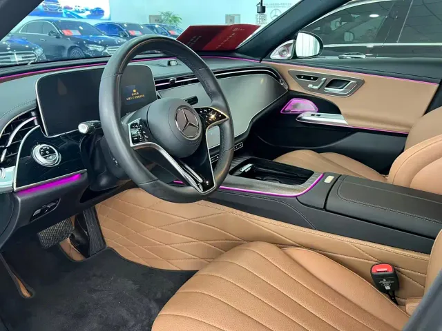 Mercedes-Benz E-Class — Фото автомобиля 5