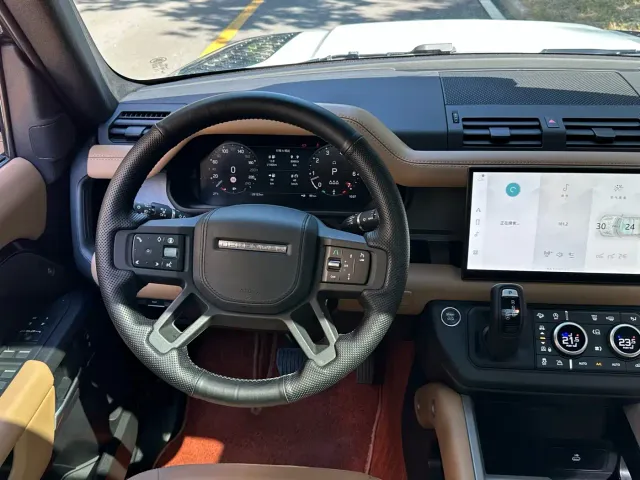 Land Rover Defender — Фото автомобиля 6