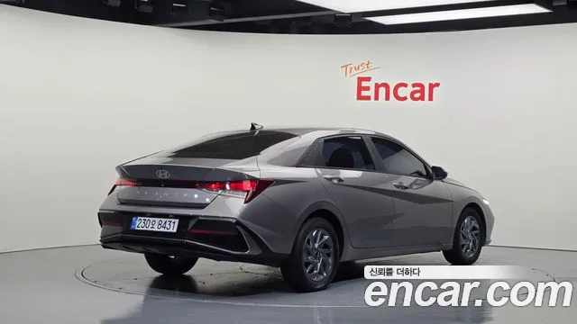 Hyundai Avante CN7 — Фото автомобиля 2