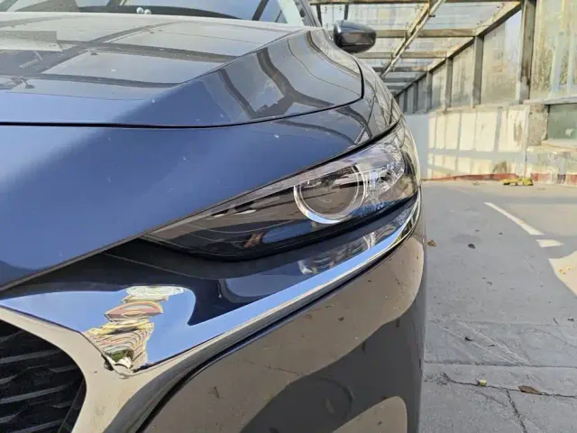 Mazda Axela — Фото автомобиля 5