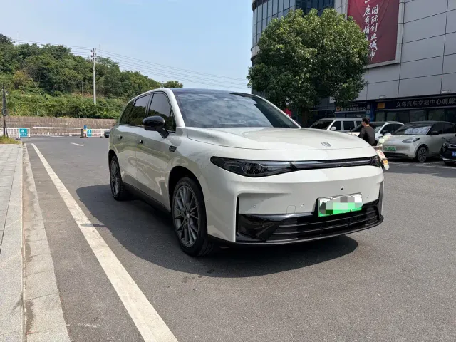 Leapmotor C10 — Фото автомобиля 2