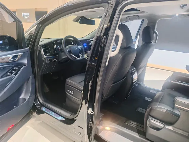GAC Trumpchi M8 — Фото автомобиля 13