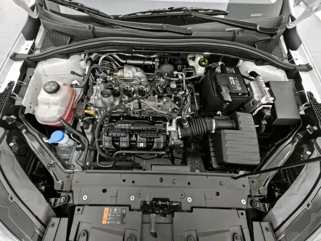 Roewe i5 — Фото автомобиля 6