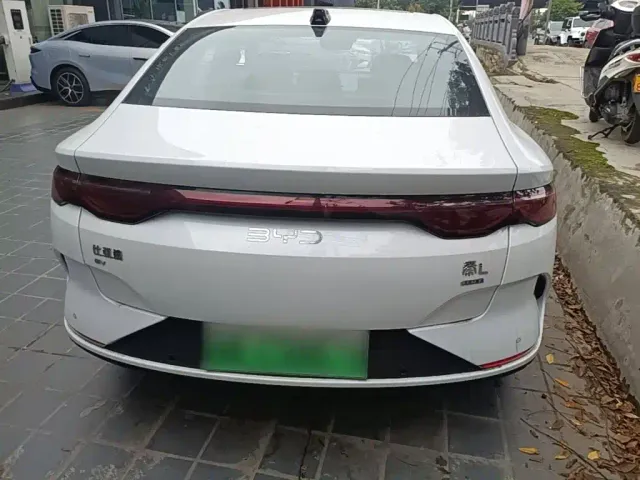BYD Qin L — Фото автомобиля 5