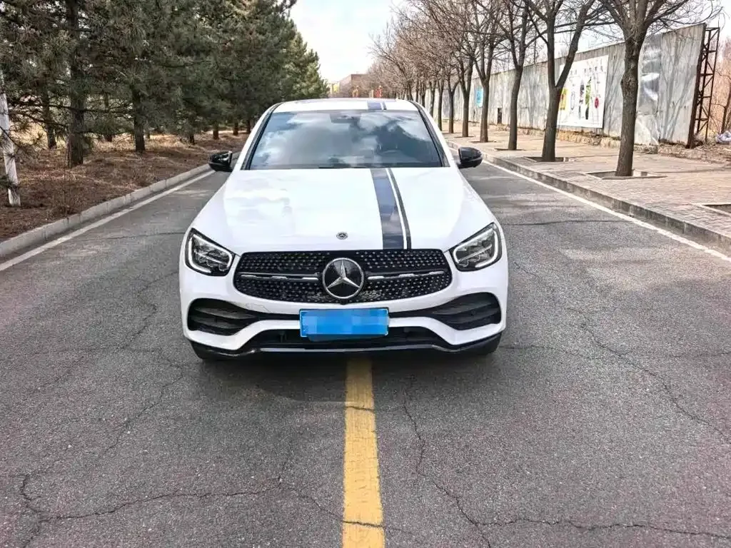 Mercedes-Benz Mercedes-Benz GLC Coupe 2022 GLC 300 4MATIC Coupe SUV — Фото автомобиля 2