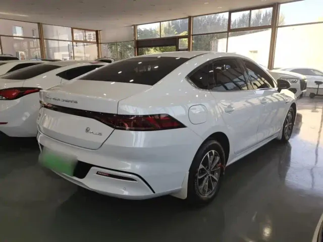 BYD Qin PLUS — Фото автомобиля 6
