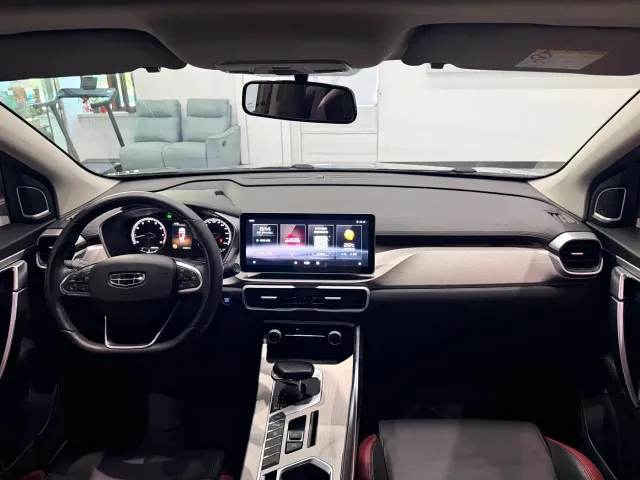 Geely Binyue — Фото автомобиля 13