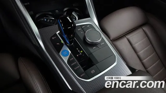 BMW i4 — Фото автомобиля 8