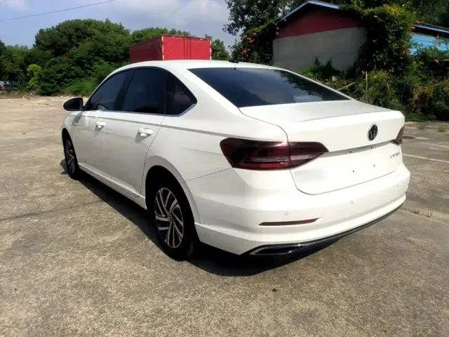 Volkswagen Lavida — Фото автомобиля 4