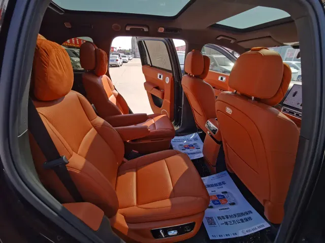 Li Auto L8 — Фото автомобиля 15