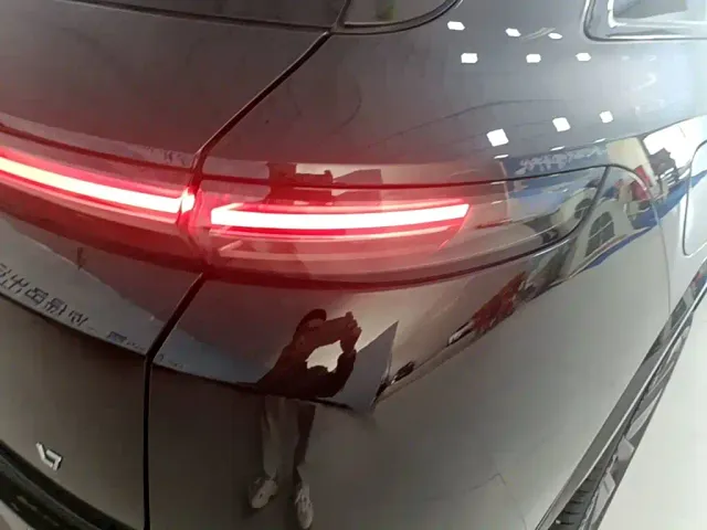 Li Auto L7 — Фото автомобиля 7
