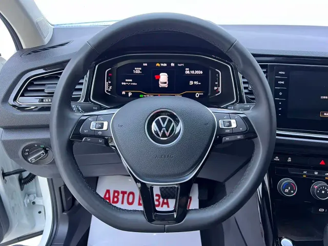 Volkswagen T-Roc — Фото автомобиля 10