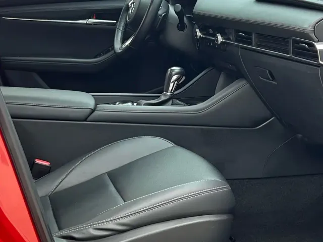 Mazda Axela — Фото автомобиля 7