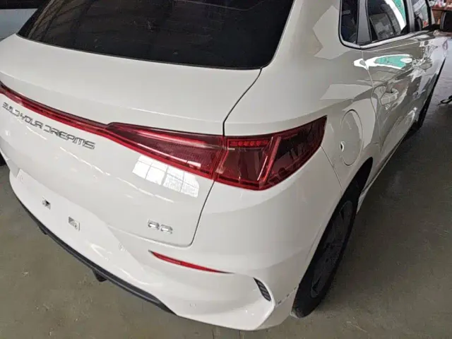 BYD e2 — Фото автомобиля 7