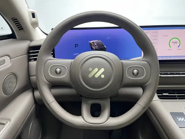 IM Motors LS6 — Фото автомобиля 12