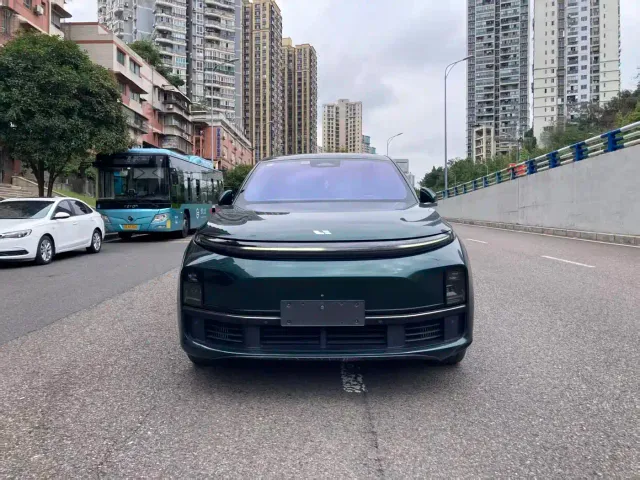 Li Auto L7 — Фото автомобиля 2