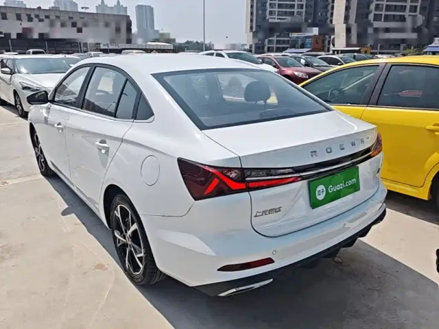 Roewe i5 — Фото автомобиля 4