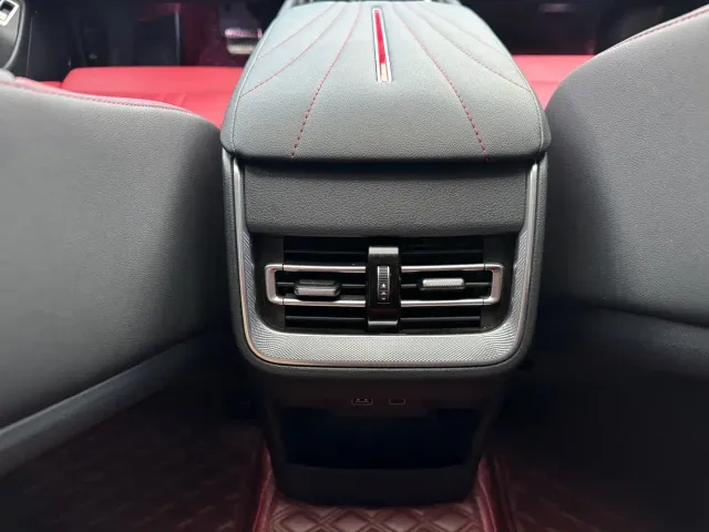 Hongqi H6 — Фото автомобиля 20