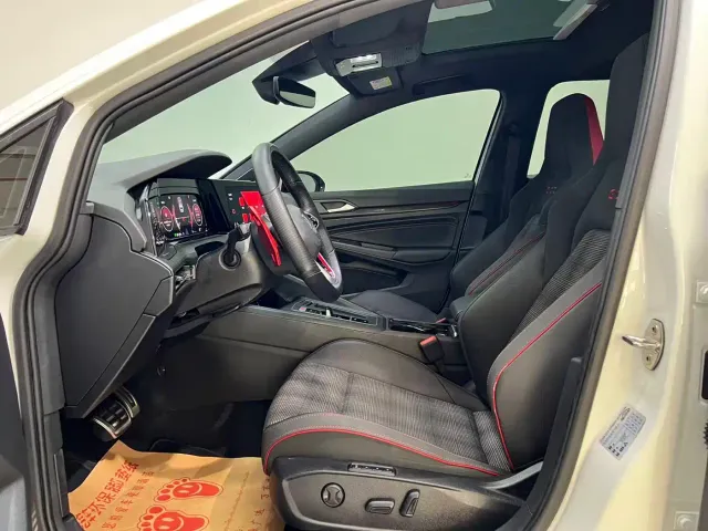 Volkswagen Golf GTI — Фото автомобиля 3