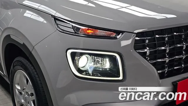 Hyundai Venue — Фото автомобиля 7