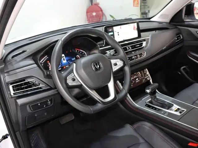 Changan CS75 — Фото автомобиля 10