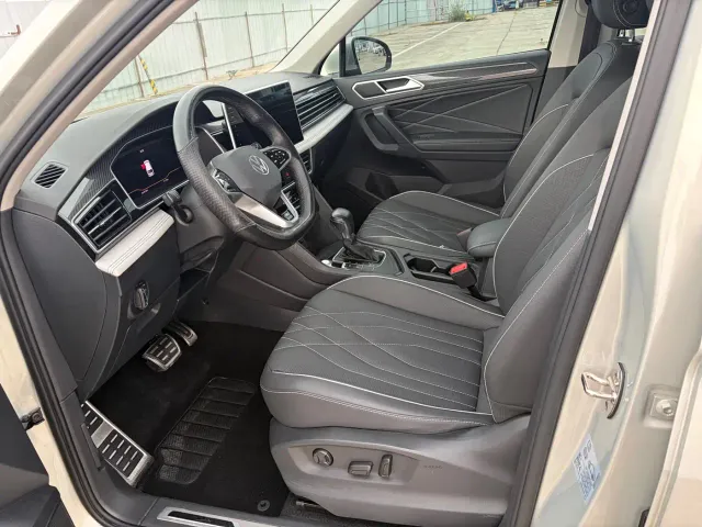 Volkswagen Tiguan L 2022 330TSI Auto 2WD R-Line Premium Edition — Фото автомобиля 5