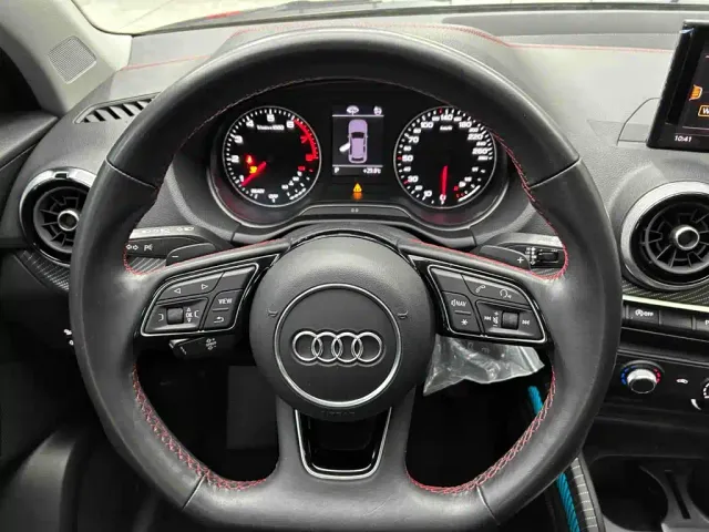 Audi Q2L — Фото автомобиля 9
