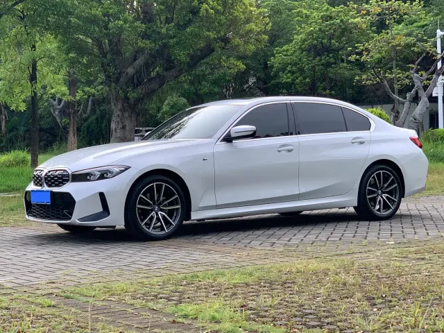 Фотография автомобиля — BMW 3 Series
