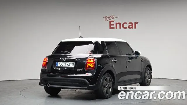 Mini Cooper Cooper 5 дверей Classic — Фото автомобиля 2