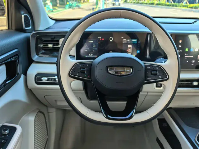 Geely ICON — Фото автомобиля 13